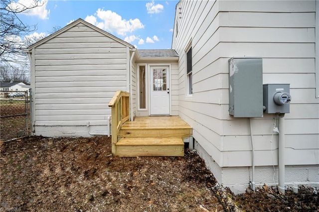 1422 Valley Ridge Drive, High Point, NC 27260