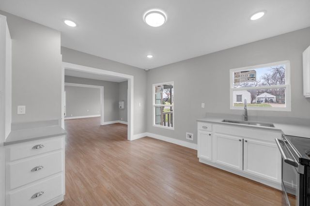 812 E Robert Street, Fort Worth, TX 76104