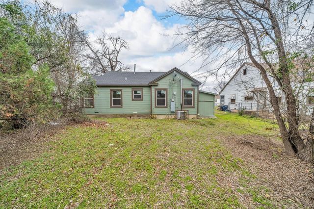 812 E Robert Street, Fort Worth, TX 76104