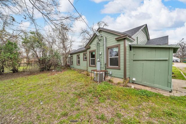 812 E Robert Street, Fort Worth, TX 76104