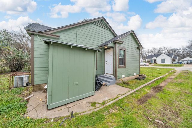 812 E Robert Street, Fort Worth, TX 76104