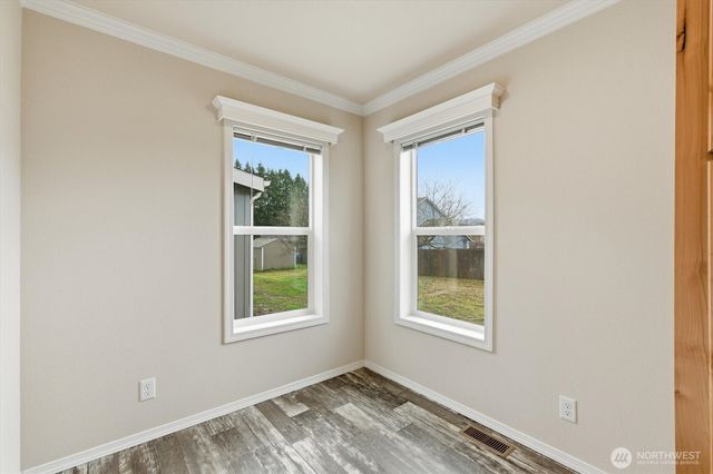 601 Helton Street, Castle Rock, WA 98611