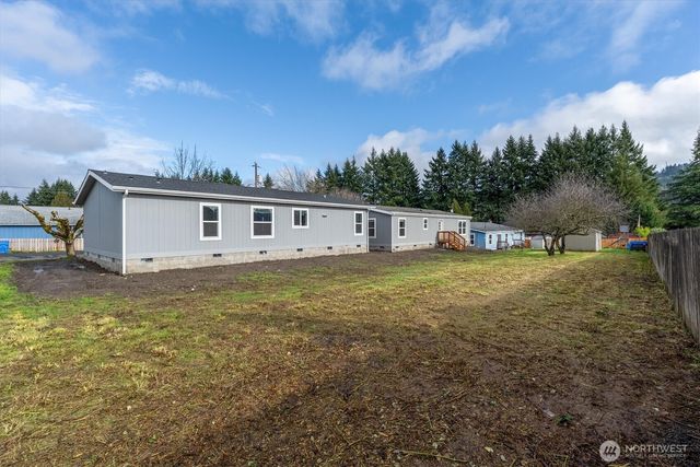 601 Helton Street, Castle Rock, WA 98611