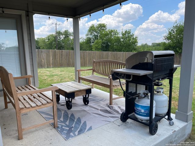 4243 W Vasquez Cir, Converse, TX 78109