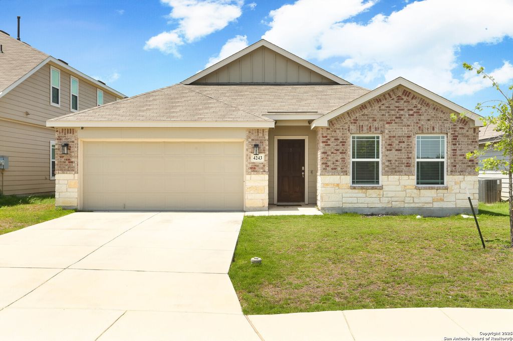 4243 W Vasquez Cir, Converse, TX 78109
