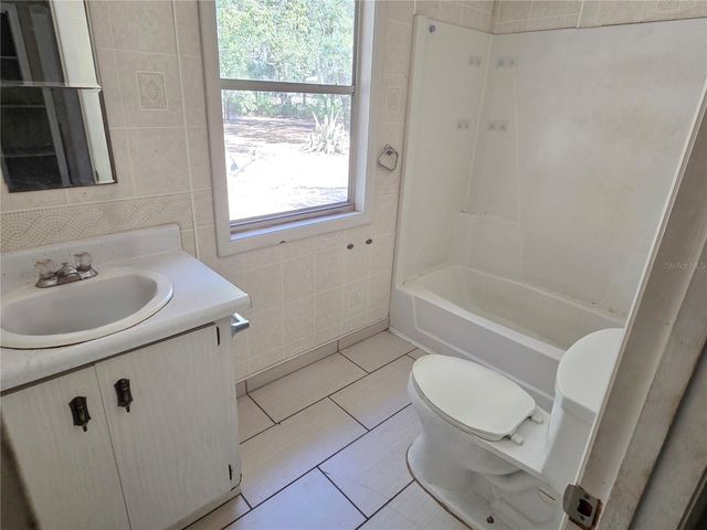 8090 E ROUND LAKE LOOP, Floral City, FL 34436