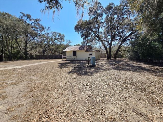 8090 E ROUND LAKE LOOP, Floral City, FL 34436