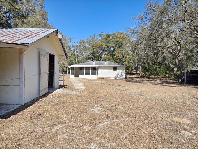 8090 E ROUND LAKE LOOP, Floral City, FL 34436