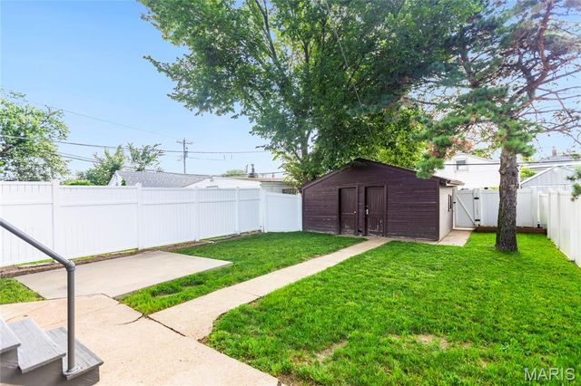 3472 Macklind Avenue, St Louis, MO 63139