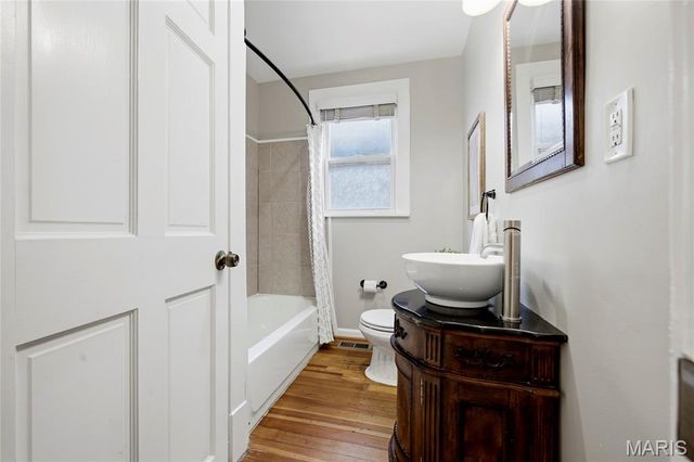 3472 Macklind Avenue, St Louis, MO 63139