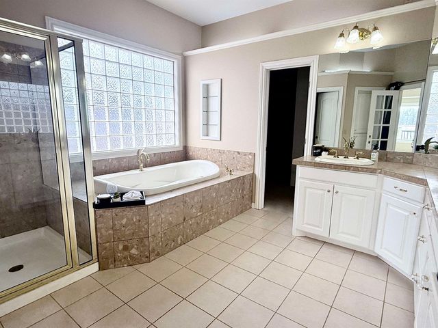 1005 Terradyne Cir, Andover, KS 67002