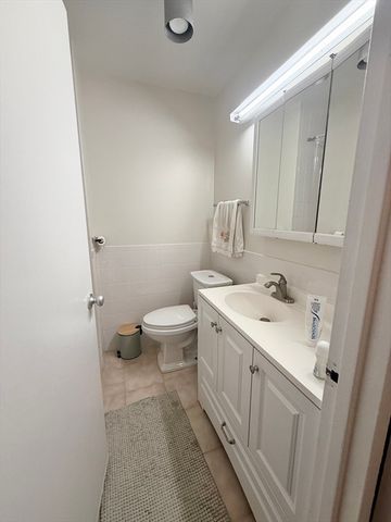 33 Pond Ave 320, Brookline, MA 02445