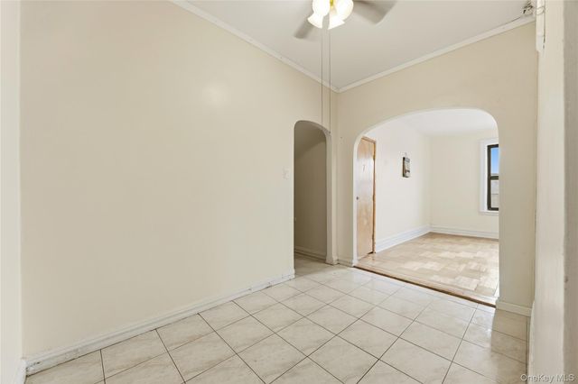 2922 Barnes Avenue 5L, Bronx, NY 10467