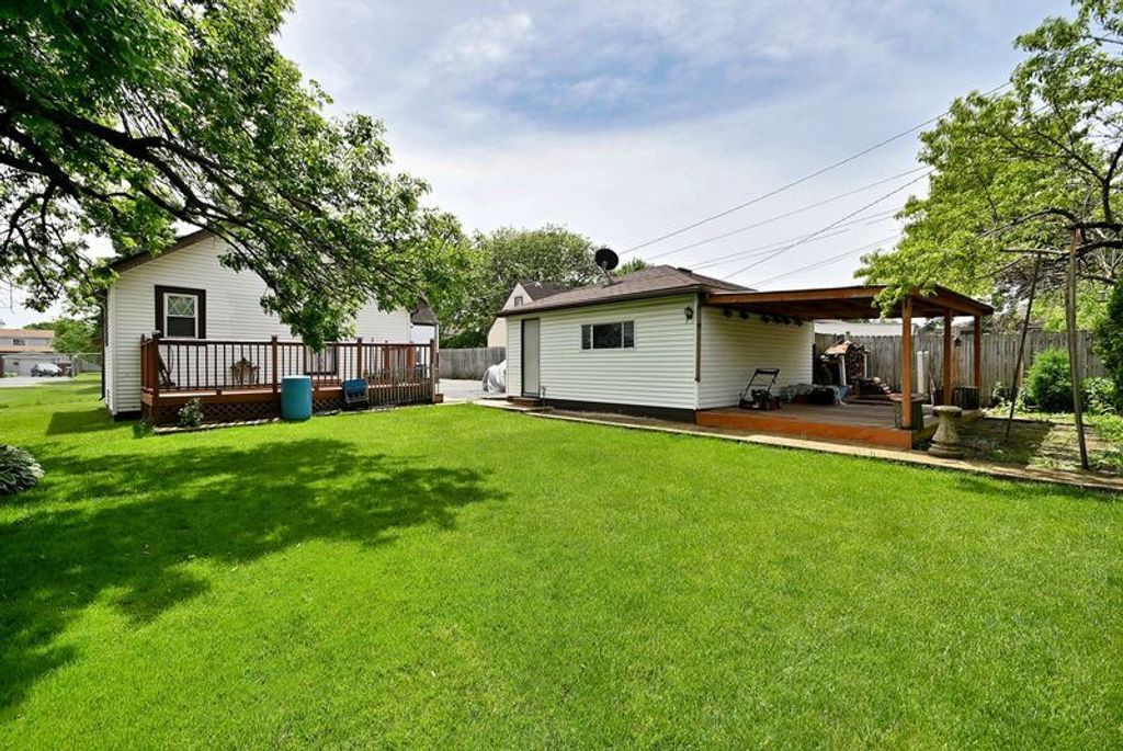 Image 26 of property listing at 236 E Armitage Avenue, Northlake, IL 60164