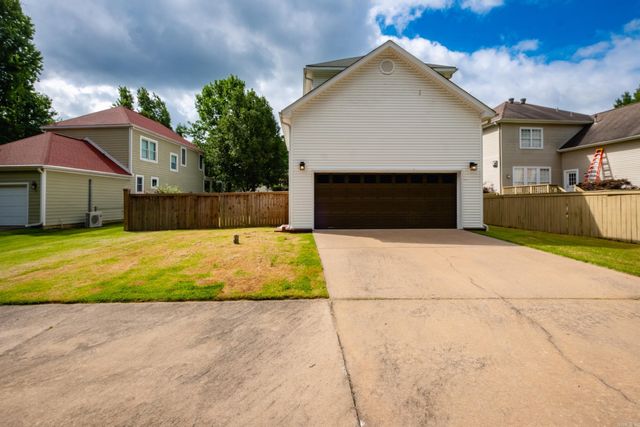 23 Deerberry Forest Circle, Little Rock, AR 72211