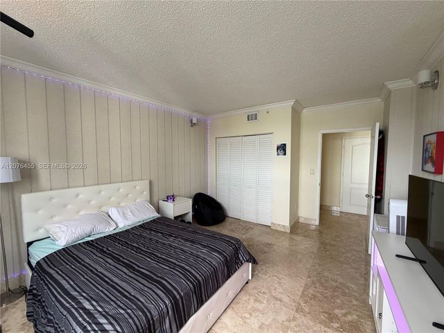 5077 NW 7th Street 1202, Miami, FL 33126