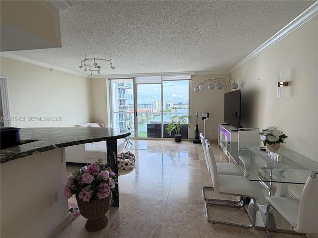 5077 NW 7th Street 1202, Miami, FL 33126