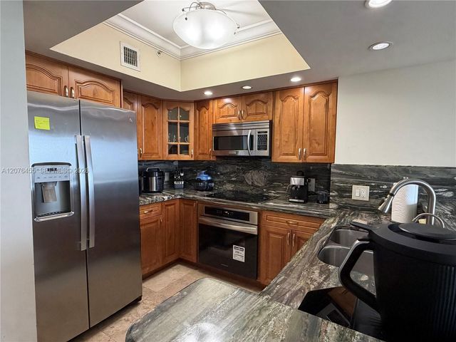 5077 NW 7th Street 1202, Miami, FL 33126