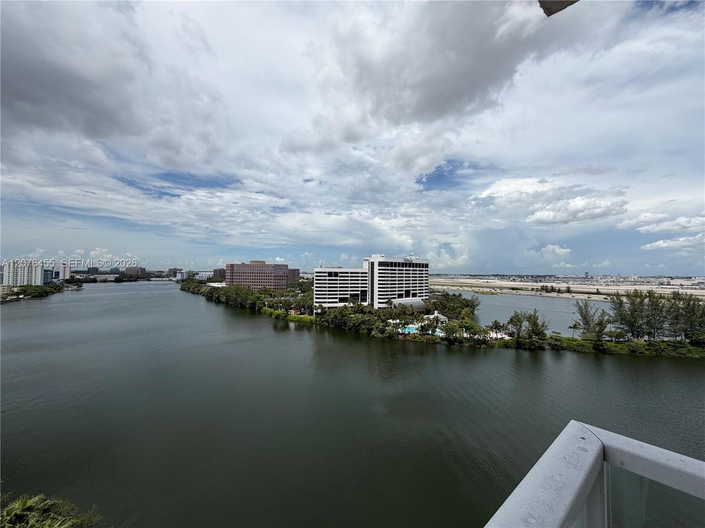 5077 NW 7th Street 1202, Miami, FL 33126