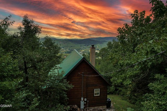3813 Glenview Way, Sevierville, TN 37862