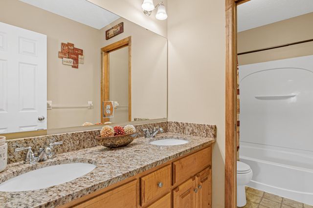 19600 Embers Avenue, Farmington, MN 55024