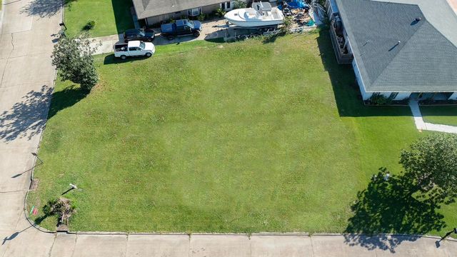 137 Presque Isle Drive, Houma, LA 70363