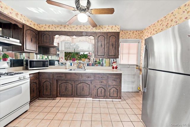 1563 Merry Avenue, Bronx, NY 10461