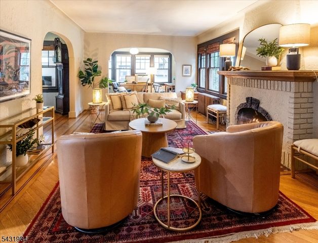 38 Burroughs Way, Maplewood Twp., NJ 07040