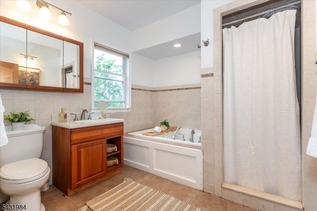 38 Burroughs Way, Maplewood Twp., NJ 07040