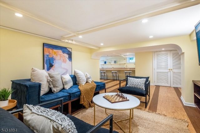 38 Burroughs Way, Maplewood Twp., NJ 07040