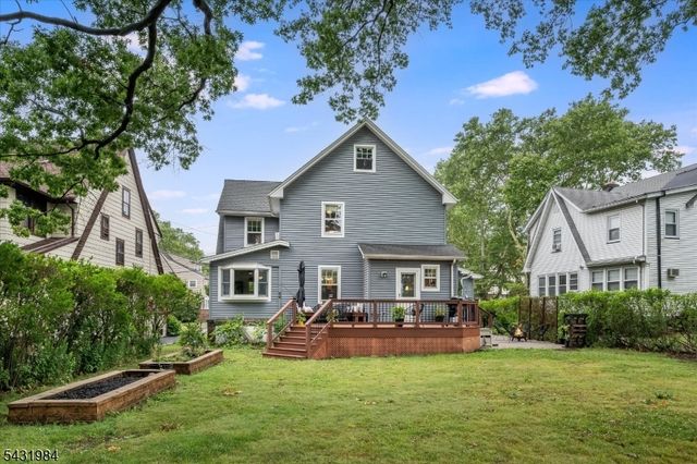 38 Burroughs Way, Maplewood Twp., NJ 07040