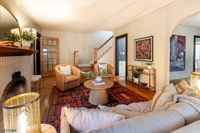 38 Burroughs Way, Maplewood Twp., NJ 07040
