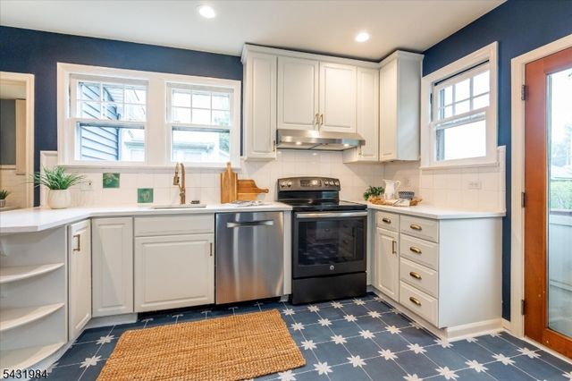 38 Burroughs Way, Maplewood Twp., NJ 07040