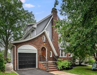 38 Burroughs Way, Maplewood Twp., NJ 07040
