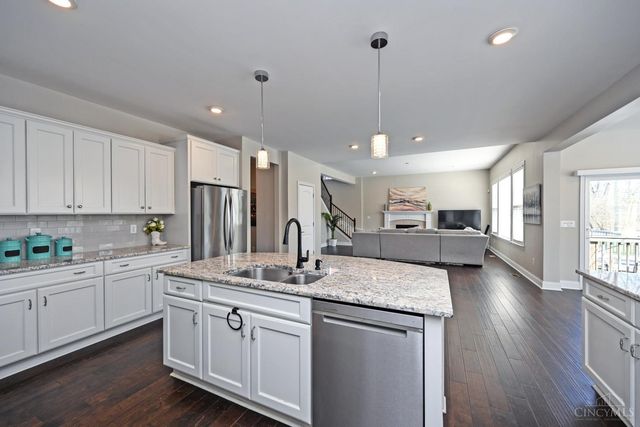 4293 Highland Green Drive, Mason, OH 45040