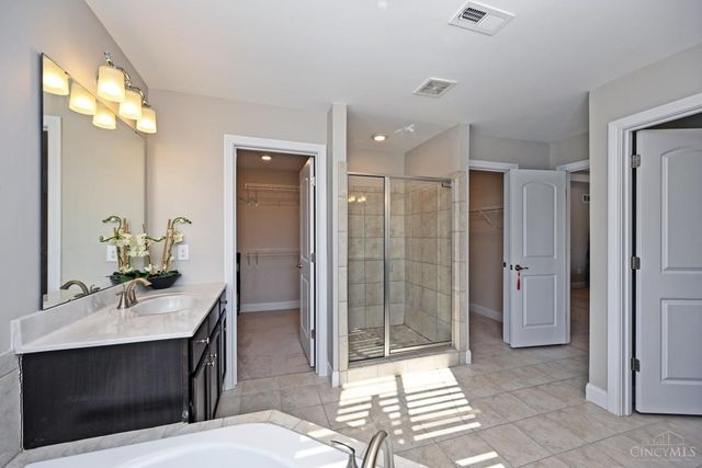 4293 Highland Green Drive, Mason, OH 45040