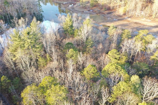 611 The Bear Boulevard, Tamassee, SC 29686