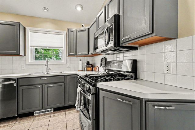 15117 Meadows Drive, Grand Haven, MI 49417