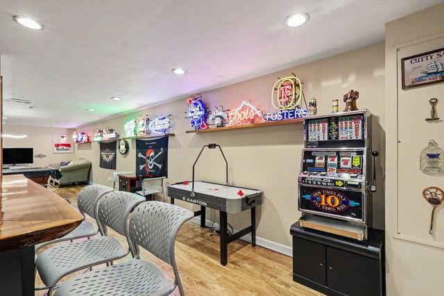 15117 Meadows Drive, Grand Haven, MI 49417