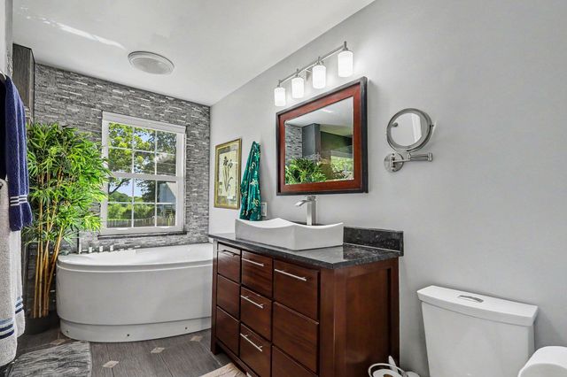 15117 Meadows Drive, Grand Haven, MI 49417