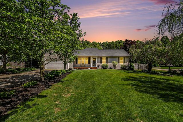 15117 Meadows Drive, Grand Haven, MI 49417