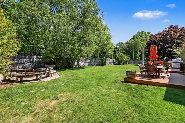 15117 Meadows Drive, Grand Haven, MI 49417