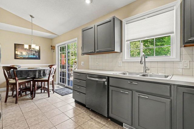 15117 Meadows Drive, Grand Haven, MI 49417