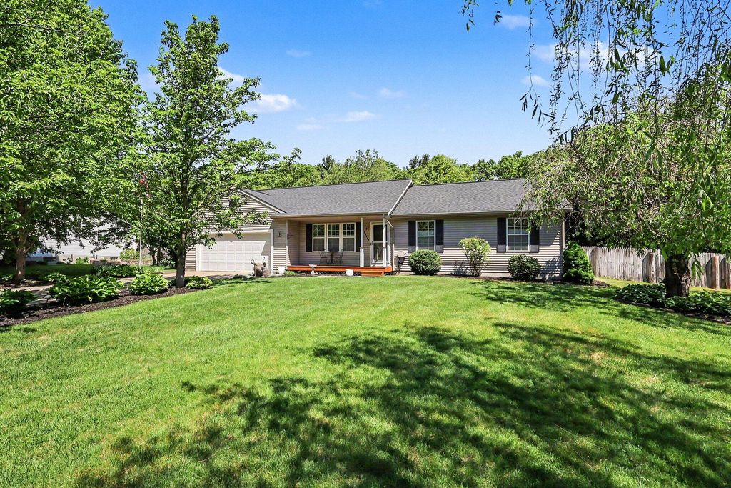 15117 Meadows Drive, Grand Haven, MI 49417