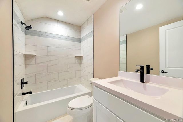 514 NEIGHBORHOOD ROAD, Shirley, NY 11967