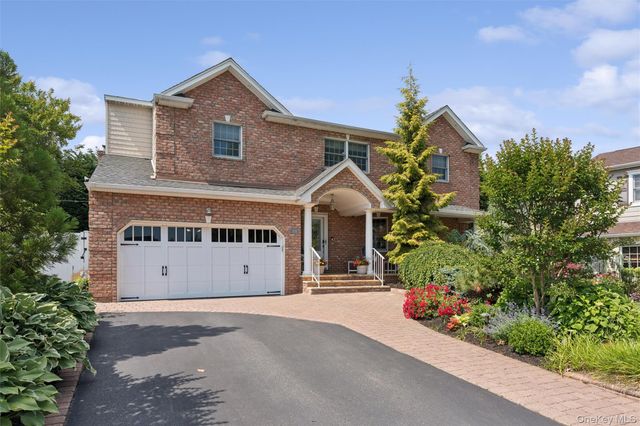 2539 Bradley Court, Merrick, NY 11566