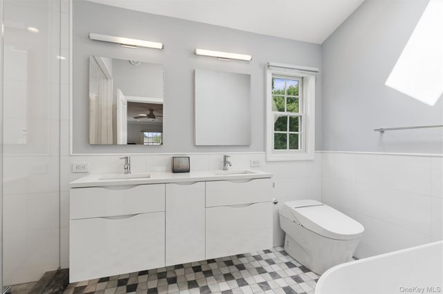 2539 Bradley Court, Merrick, NY 11566