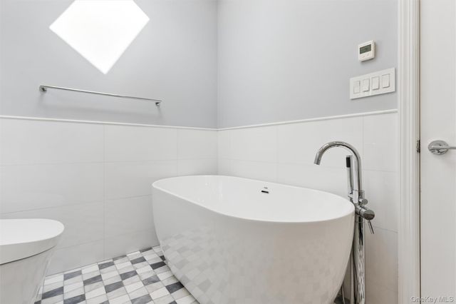 2539 Bradley Court, Merrick, NY 11566