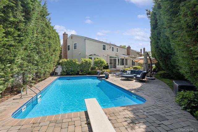 2539 Bradley Court, Merrick, NY 11566