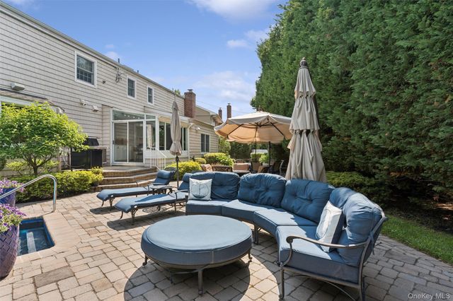 2539 Bradley Court, Merrick, NY 11566